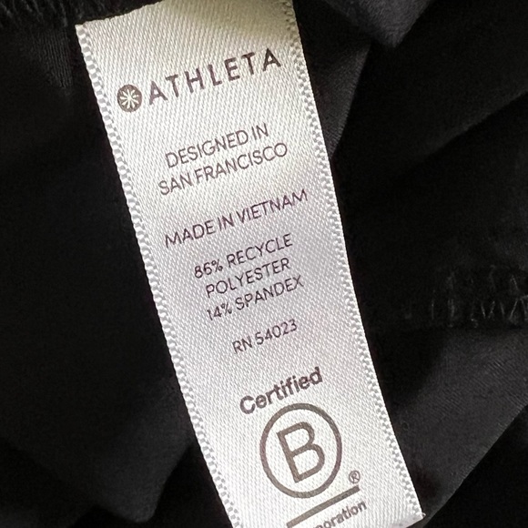 Athleta Tribeca Utility Crop Pants Black Size 8 Zip Pockets Hiking 446630 - Picture 15 of 15